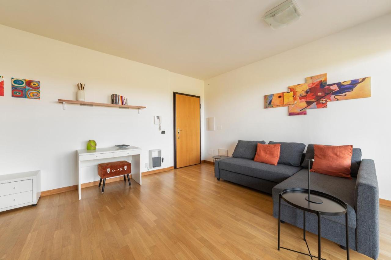 Milano Rogoredo Apt With Terrace! Apartamento Exterior foto