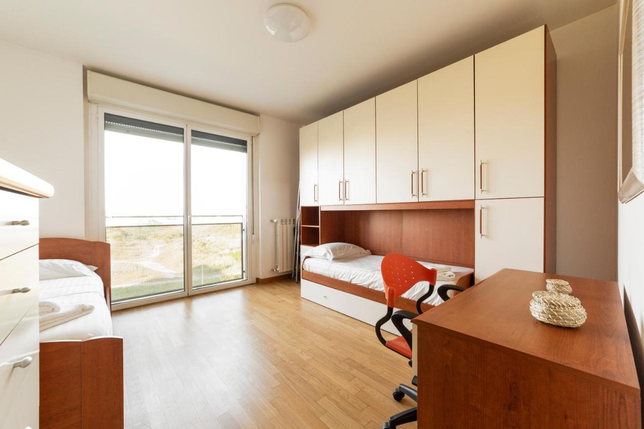 Milano Rogoredo Apt With Terrace! Apartamento Exterior foto