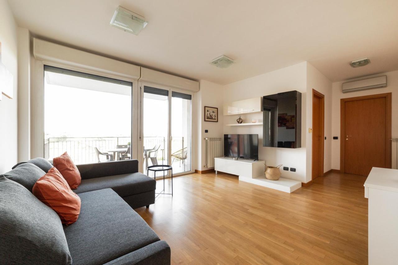Milano Rogoredo Apt With Terrace! Apartamento Exterior foto