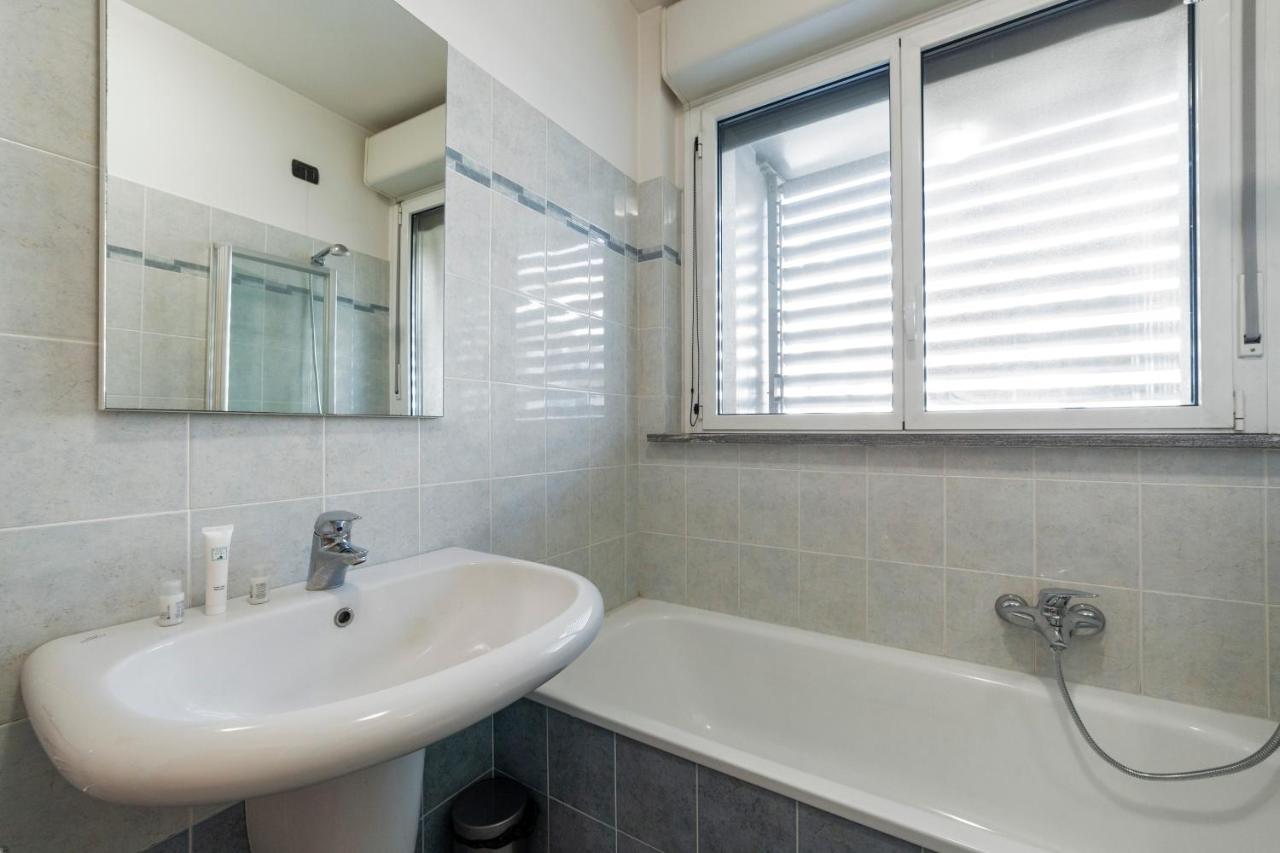 Milano Rogoredo Apt With Terrace! Apartamento Exterior foto