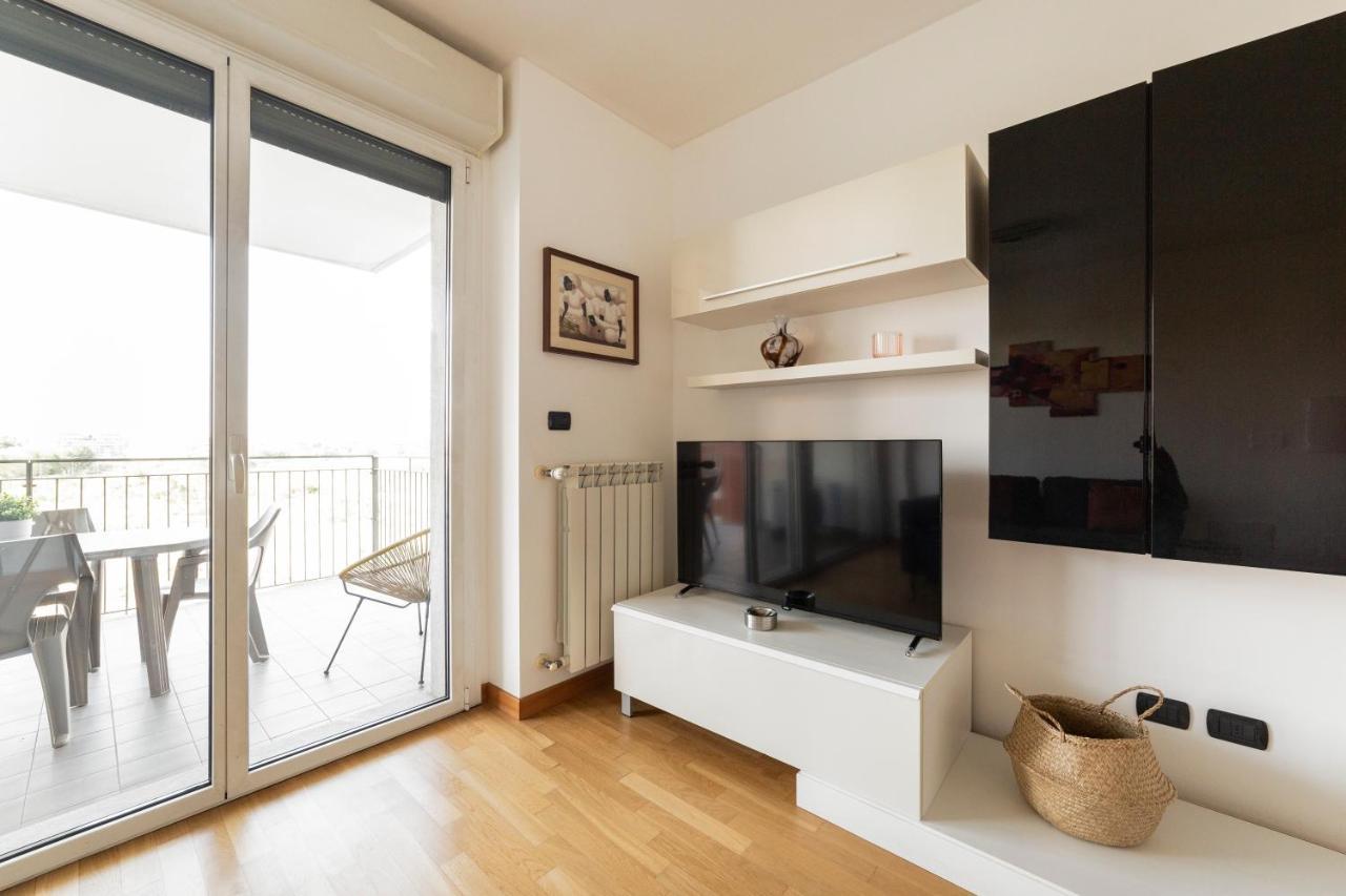 Milano Rogoredo Apt With Terrace! Apartamento Exterior foto